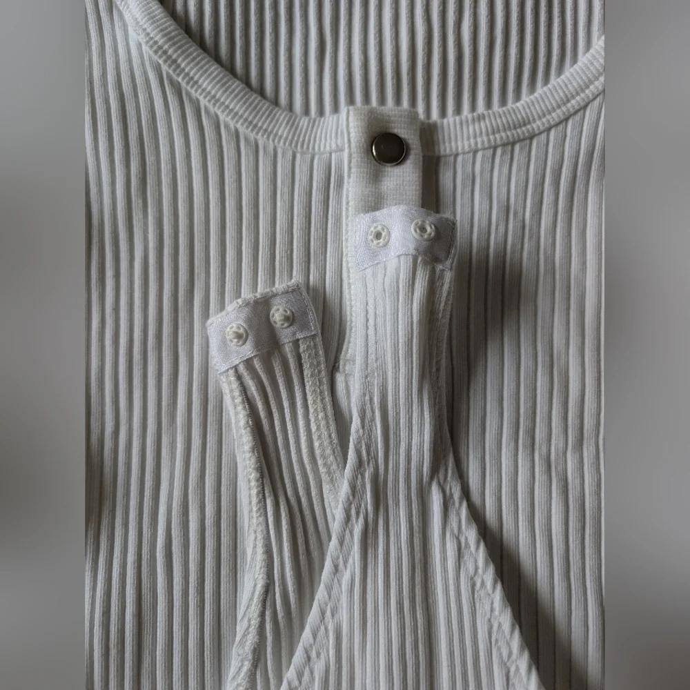 Zara White Ribbed Button-Front Women's Bodysuit - Picture 5 of 5